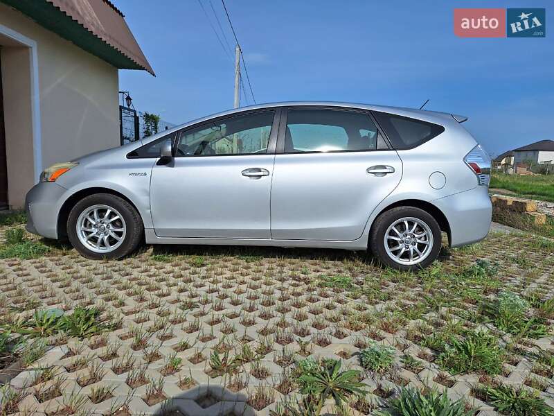 Універсал Toyota Prius v 2014 в Одесі