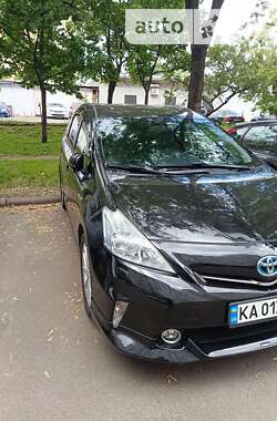 Универсал Toyota Prius v 2014 в Киеве