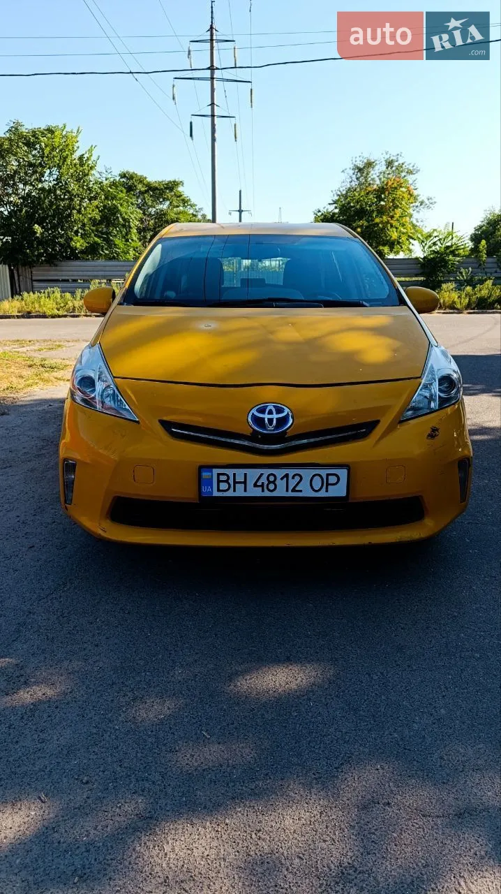 2014 Toyota Prius v (+) - мініатюра 15
