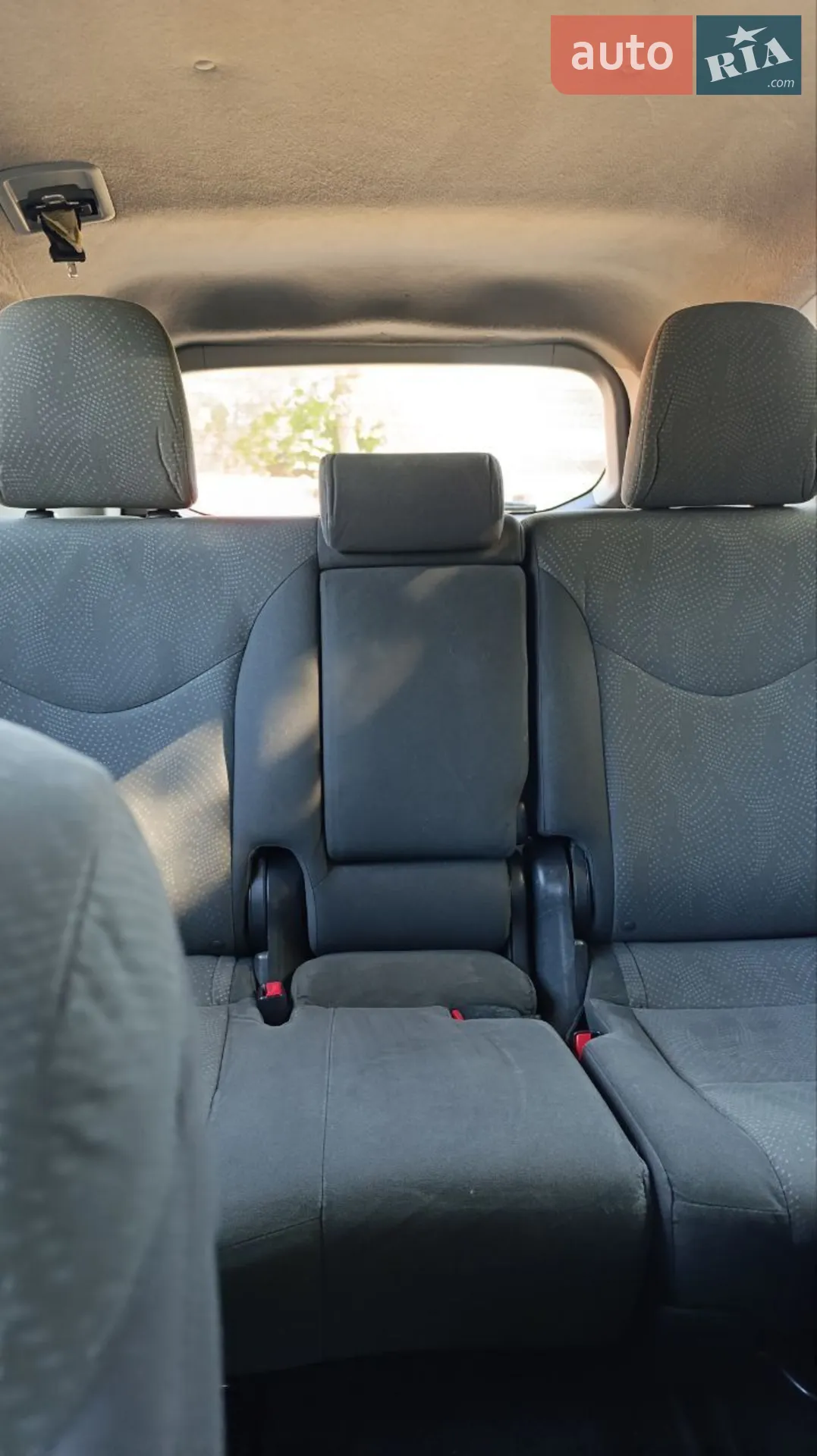 2014 Toyota Prius v (+) - мініатюра 8
