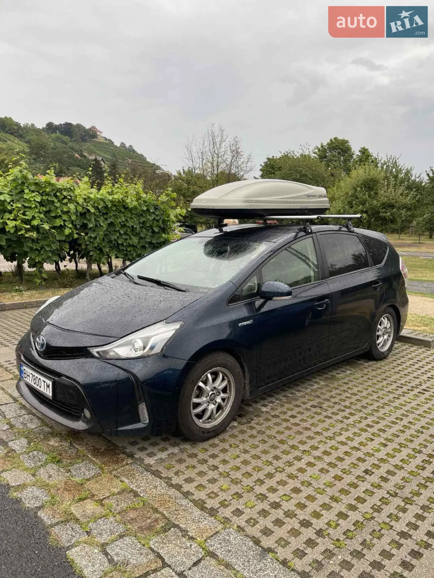 2017 Toyota Prius v (+) - мініатюра 4
