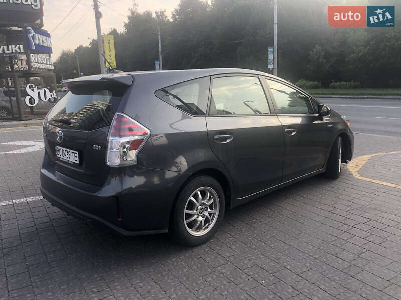 Универсал Toyota Prius v 2016 в Львове