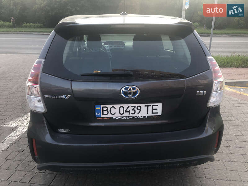 Универсал Toyota Prius v 2016 в Львове