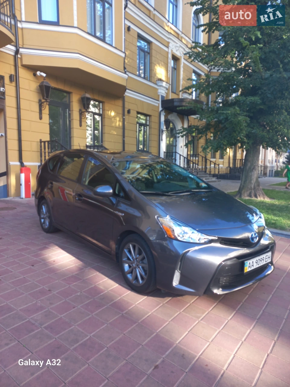 2015 Toyota Prius v (+) - мініатюра 21