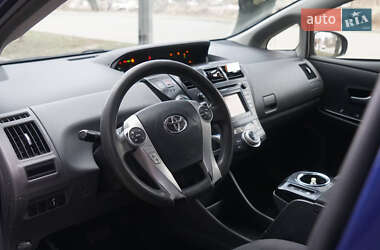 Універсал Toyota Prius v 2013 в Києві