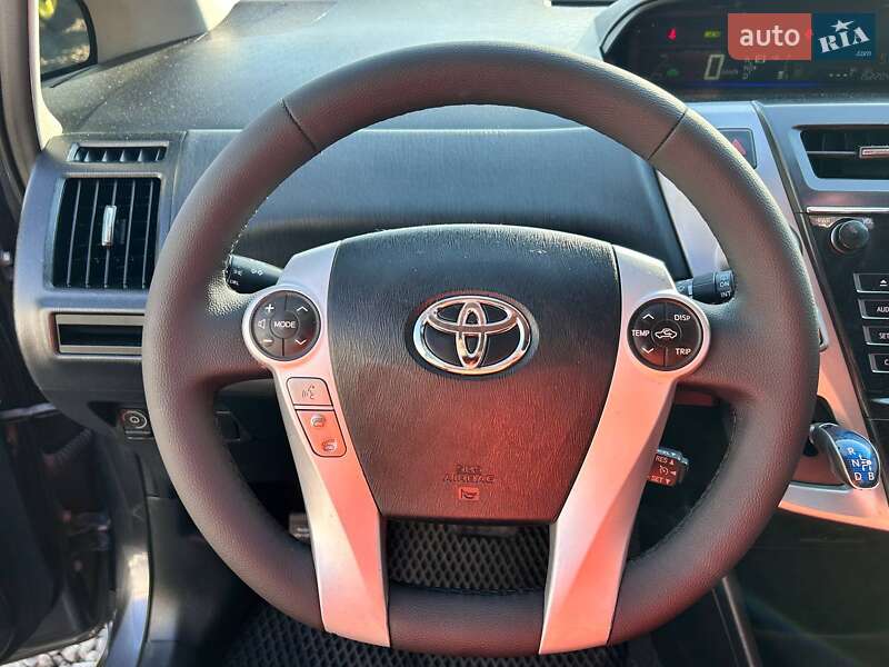 Універсал Toyota Prius v 2015 в Одесі