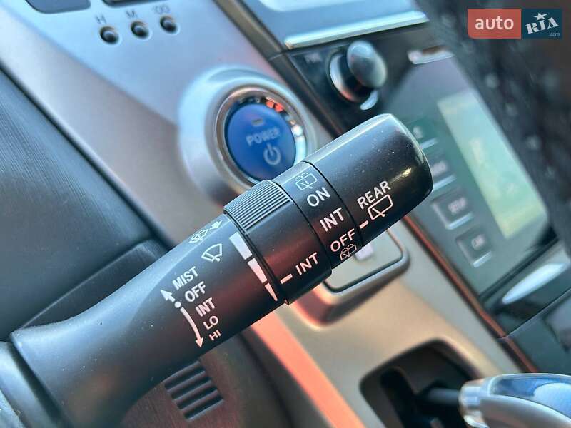 Універсал Toyota Prius v 2015 в Одесі