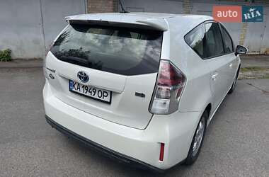 Універсал Toyota Prius v 2015 в 