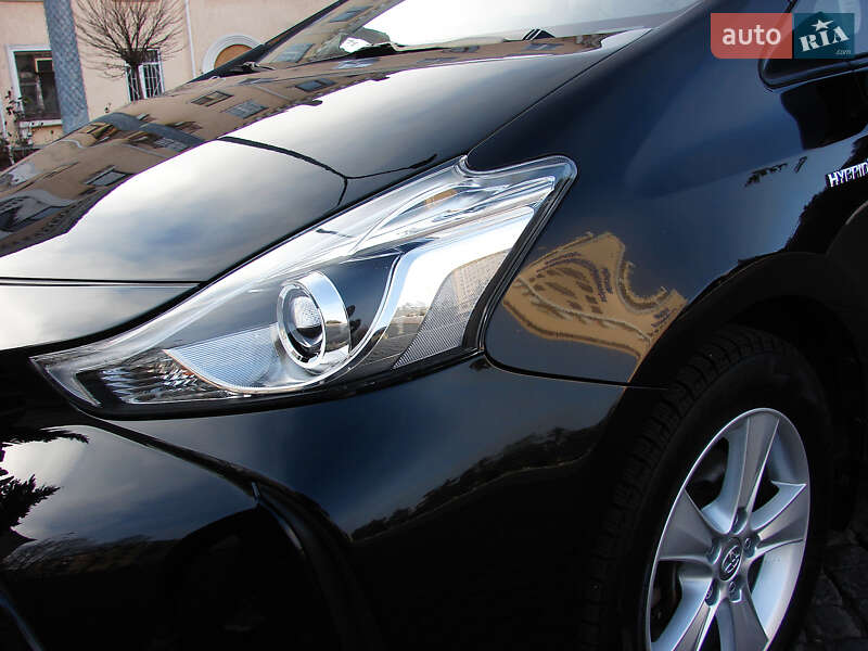 Универсал Toyota Prius v 2018 в Одессе