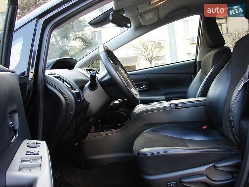 Универсал Toyota Prius v 2018 в Одессе