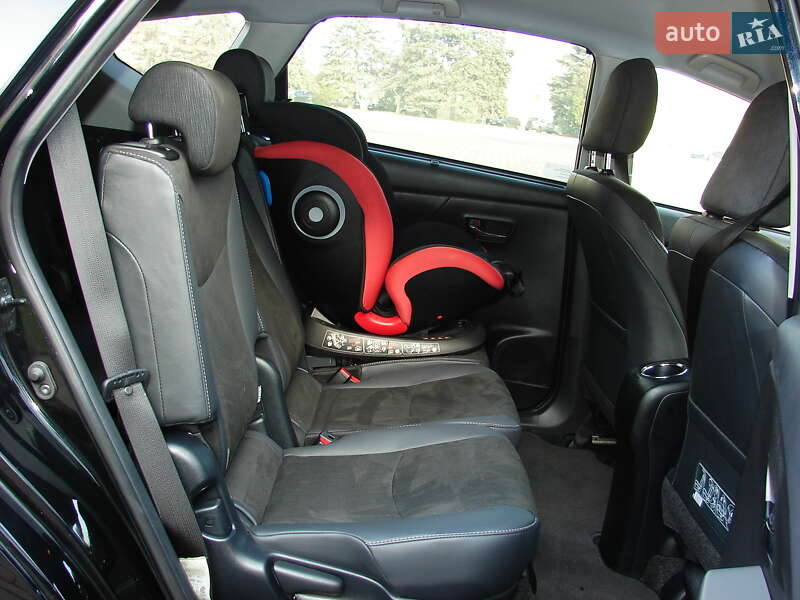 Универсал Toyota Prius v 2018 в Одессе