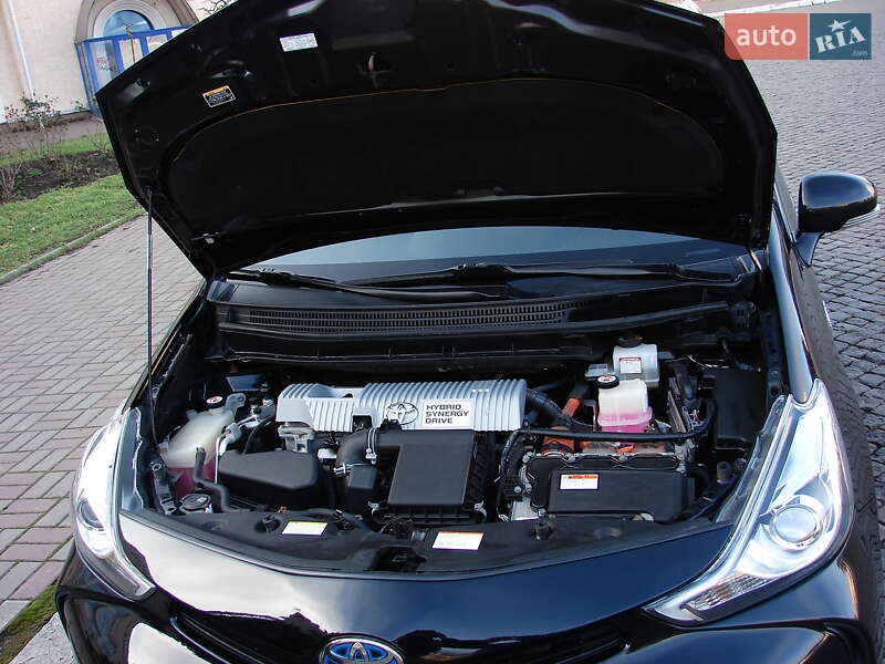 Универсал Toyota Prius v 2018 в Одессе