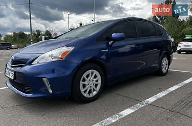 Универсал Toyota Prius v 2011 в Киеве