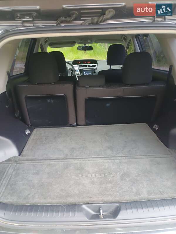 Універсал Toyota Prius v 2015 в Києві