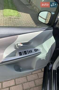 Універсал Toyota Prius v 2012 в Києві