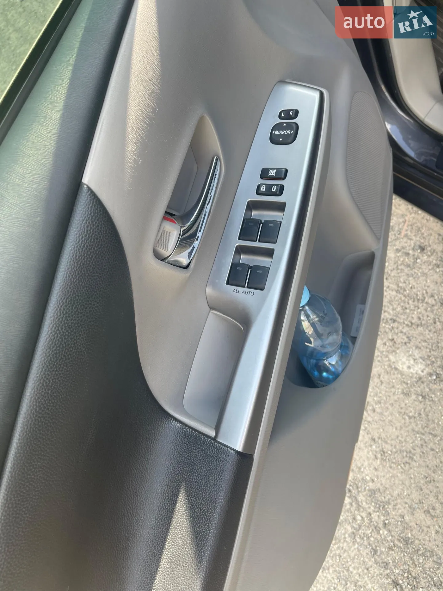 2015 Toyota Prius v (+) - мініатюра 5