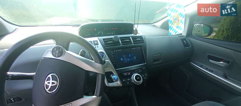 Универсал Toyota Prius v 2013 в Мироновке