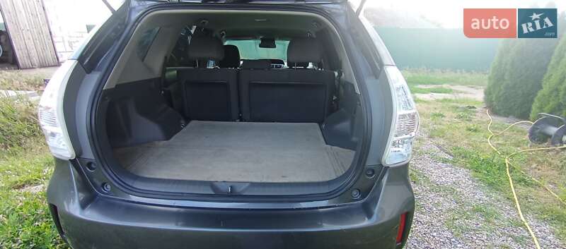 Универсал Toyota Prius v 2013 в Мироновке