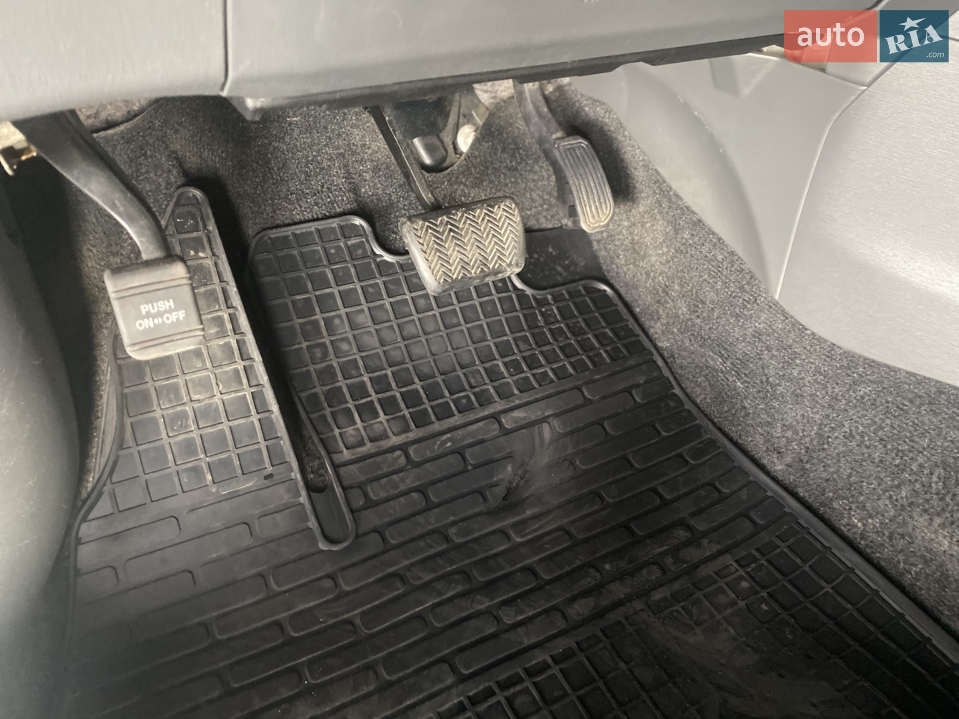 2013 Toyota Prius v (+) - мініатюра 11
