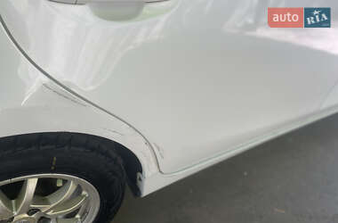 Універсал Toyota Prius v 2013 в Києві