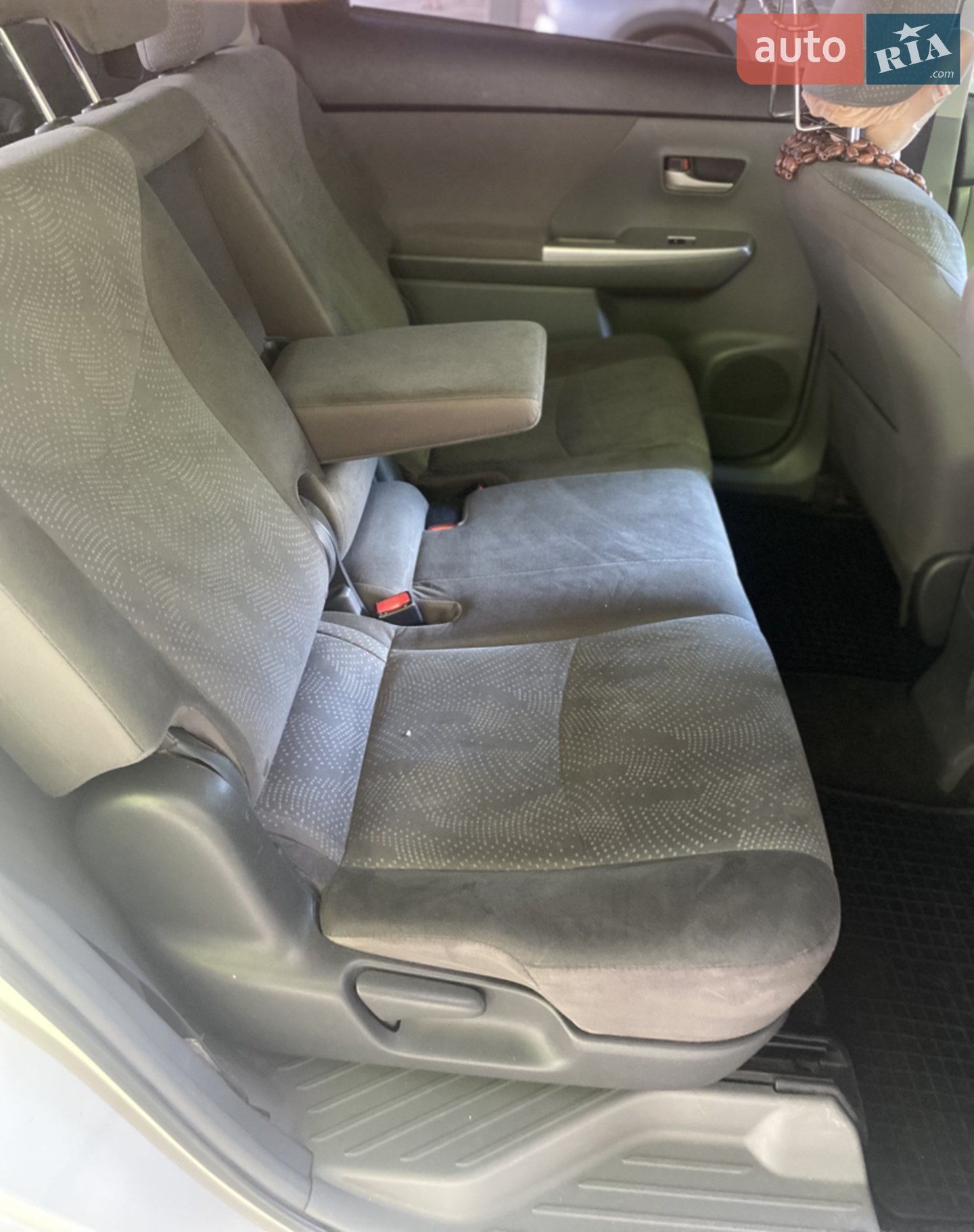2013 Toyota Prius v (+) - мініатюра 13