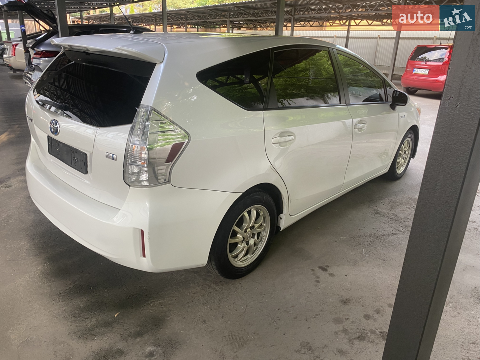 2013 Toyota Prius v (+) - мініатюра 4