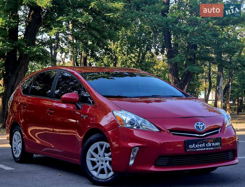 Универсал Toyota Prius v 2012 в Николаеве