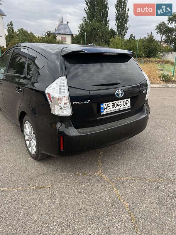 Универсал Toyota Prius v 2014 в Кривом Роге