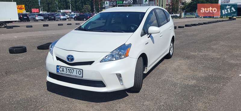 Универсал Toyota Prius v 2012 в Черкассах