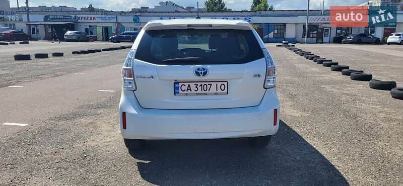 Универсал Toyota Prius v 2012 в Черкассах