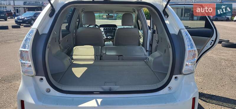 Универсал Toyota Prius v 2012 в Черкассах