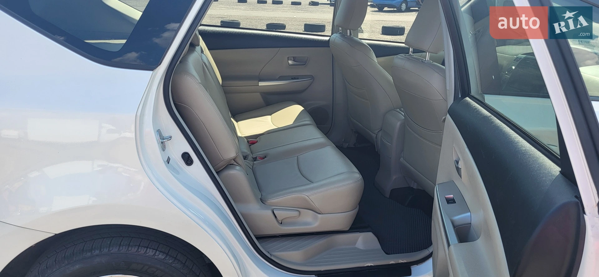 2012 Toyota Prius v (+) - мініатюра 16