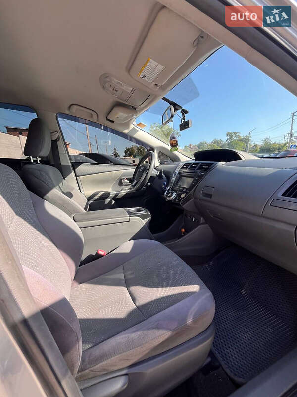 Універсал Toyota Prius v 2014 в Білій Церкві