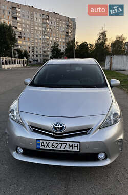 Универсал Toyota Prius v 2013 в Харькове