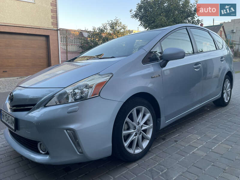 Универсал Toyota Prius v 2013 в Черноморске фото 5 Универсал Toyota Prius v 2013 в Черноморске