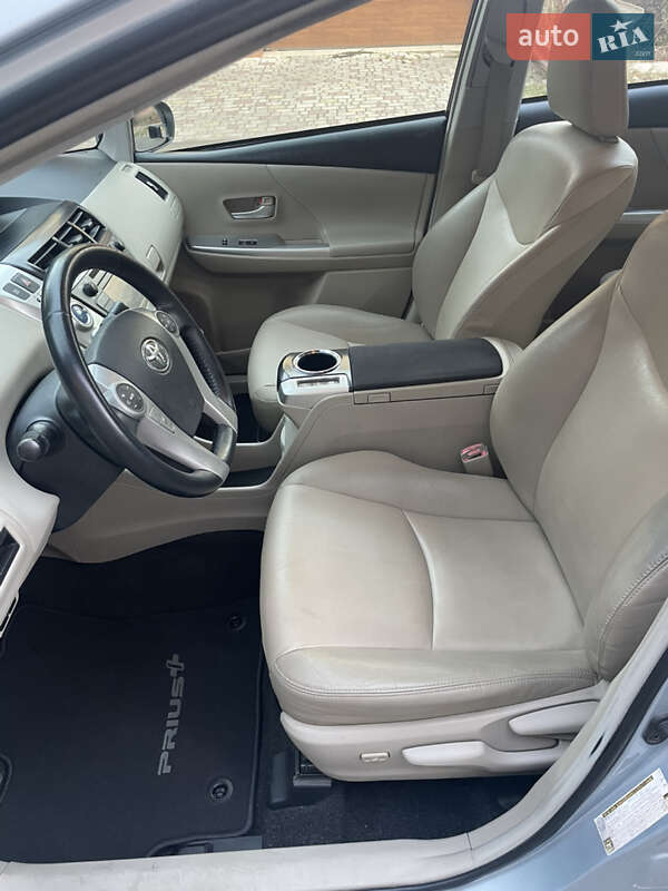 Универсал Toyota Prius v 2013 в Черноморске фото 18 Универсал Toyota Prius v 2013 в Черноморске