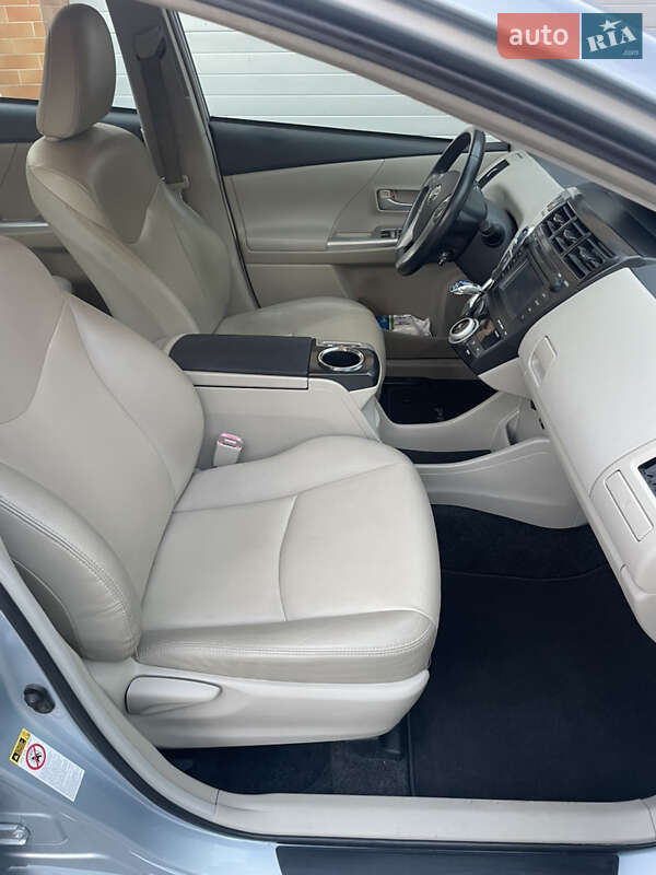 Универсал Toyota Prius v 2013 в Черноморске фото 22 Универсал Toyota Prius v 2013 в Черноморске