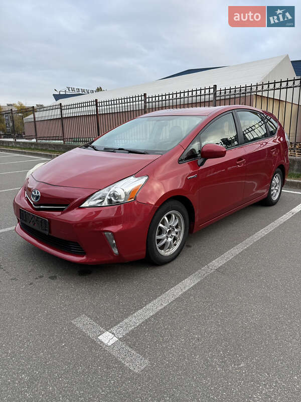 Универсал Toyota Prius v 2013 в Киеве фото 2 Универсал Toyota Prius v 2013 в Киеве