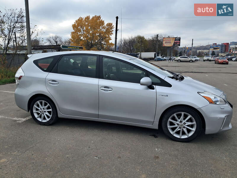 Универсал Toyota Prius v 2012 в Харькове фото 7 Универсал Toyota Prius v 2012 в Харькове
