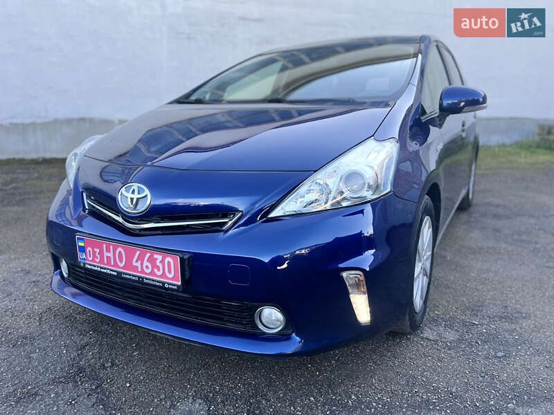 Універсал Toyota Prius v 2013 в Луцьку