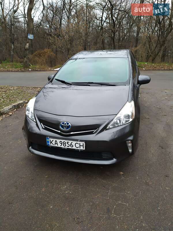 Toyota Prius v 2014 Toyota Prius v 2014