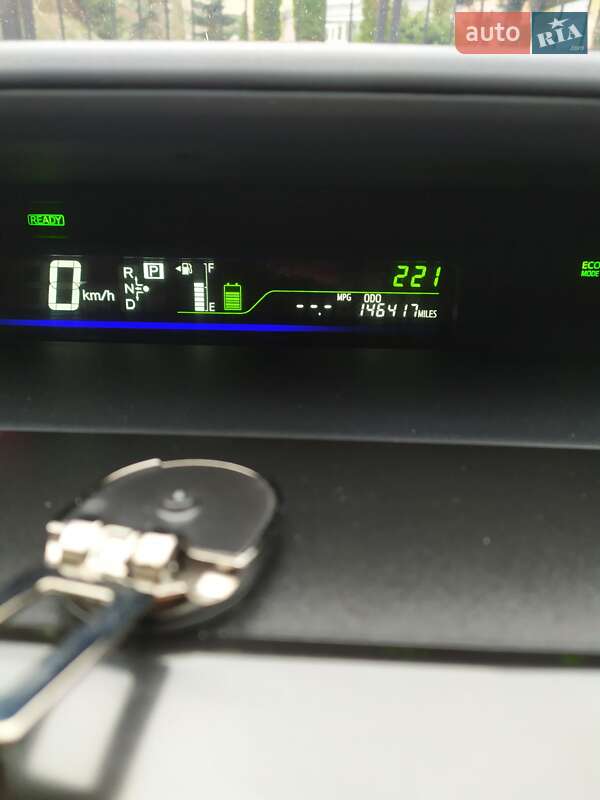 Универсал Toyota Prius v 2014 в Киеве фото 13 Универсал Toyota Prius v 2014 в Киеве