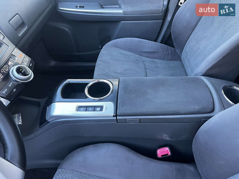 Универсал Toyota Prius v 2013 в Луцке фото 32 Универсал Toyota Prius v 2013 в Луцке
