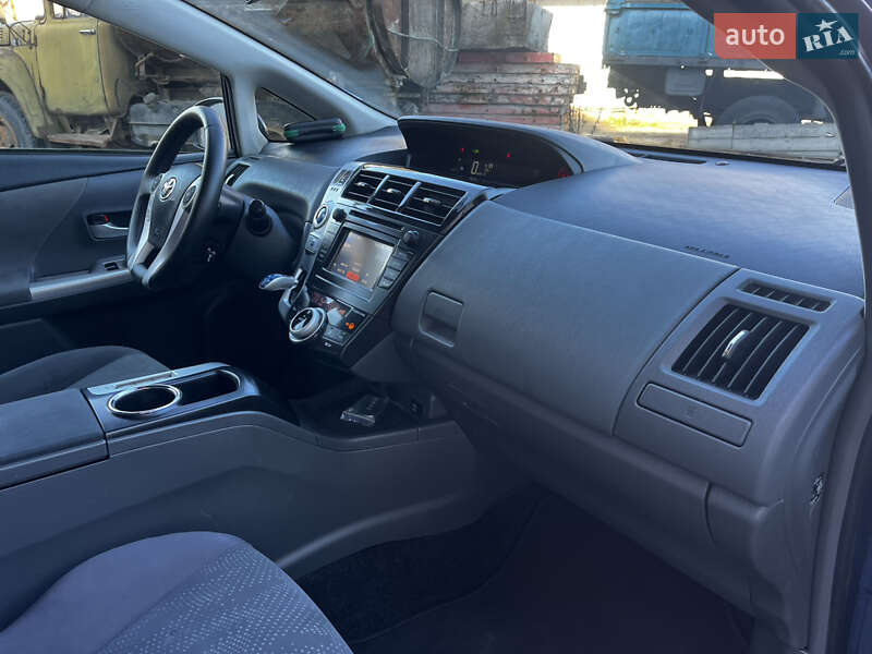 Универсал Toyota Prius v 2013 в Луцке фото 39 Универсал Toyota Prius v 2013 в Луцке