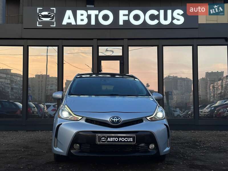 Универсал Toyota Prius v 2015 в Киеве