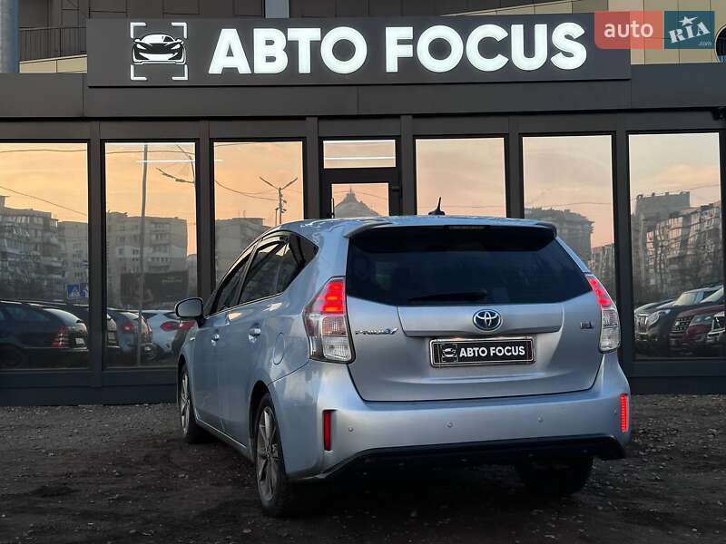 Универсал Toyota Prius v 2015 в Киеве