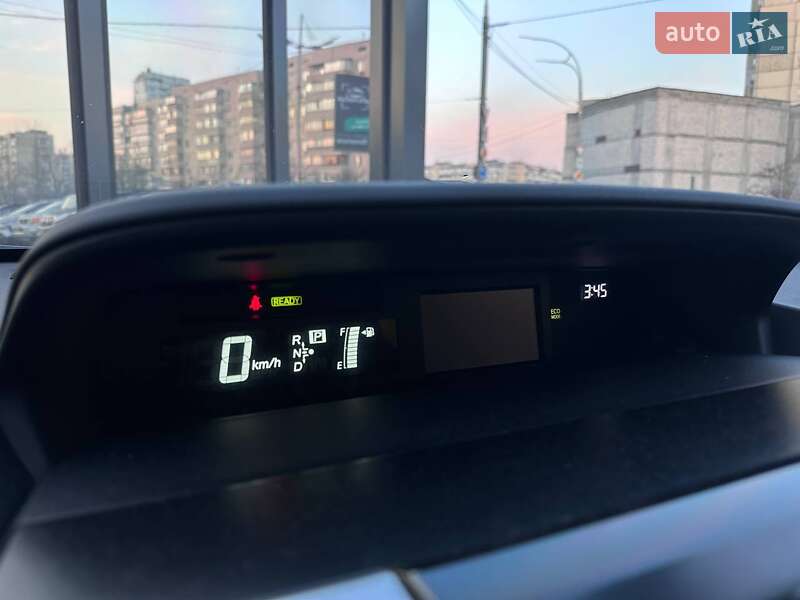 Универсал Toyota Prius v 2015 в Киеве