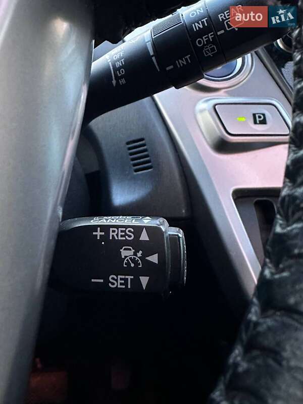 Универсал Toyota Prius v 2015 в Киеве