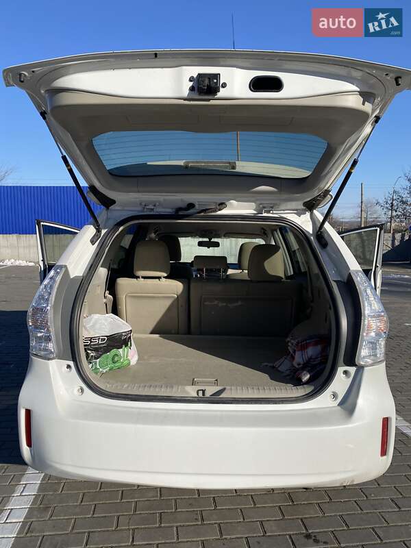 Универсал Toyota Prius v 2012 в Николаеве фото 7 Универсал Toyota Prius v 2012 в Николаеве