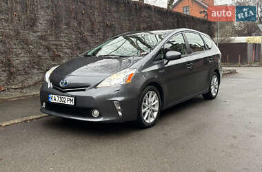 Універсал Toyota Prius v 2012 в Києві